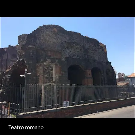 La Casa Al Teatro